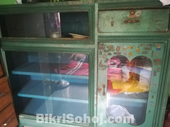স্টিলের শোকেস